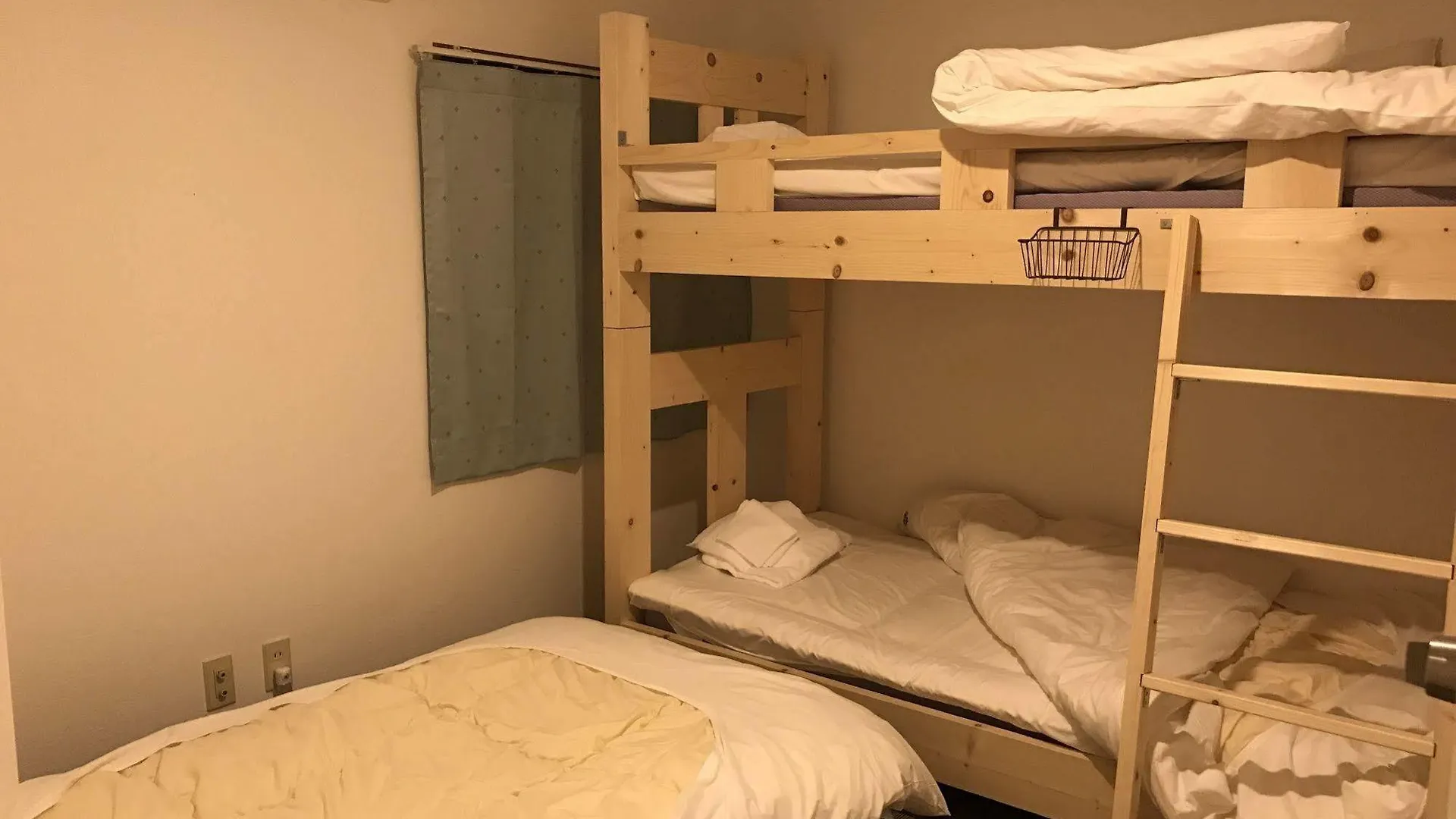Super Conveniently Located The Guest House Hakodate Bay Japan